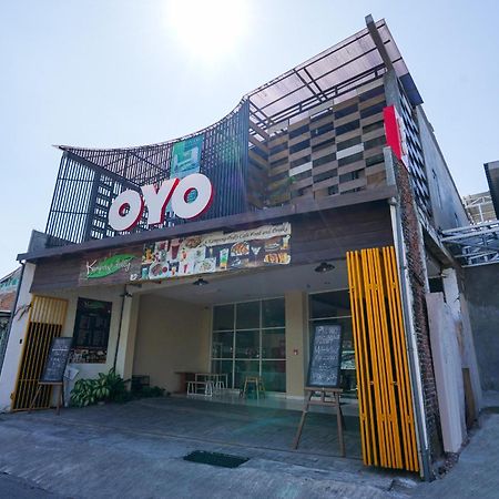 Hotel O Surabaya Near Surabaya Town Square Formerly Kupang Gunung Residence Экстерьер фото