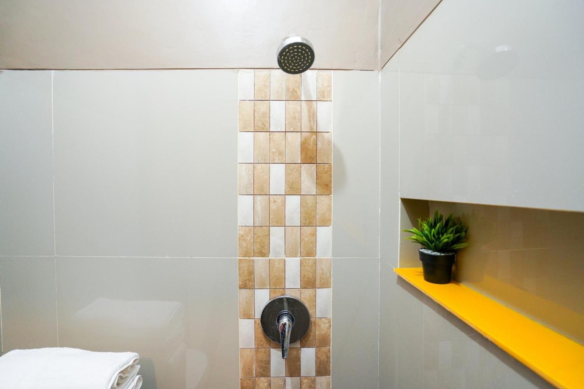 Hotel O Surabaya Near Surabaya Town Square Formerly Kupang Gunung Residence Экстерьер фото